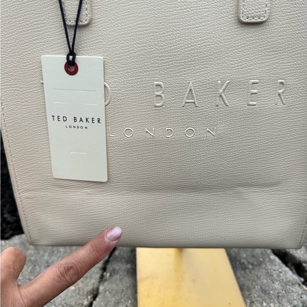 Ted Baker London NWT “The Icon” Tote Bag Ivory/Cream with Coral Interior - Picture 8 of 13